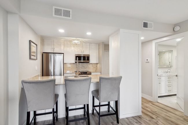 UNIT-312 - 509 Aurora Ave, Condo with 2 bedrooms, 1 bathrooms and 2 parking in Naperville IL | Image 4