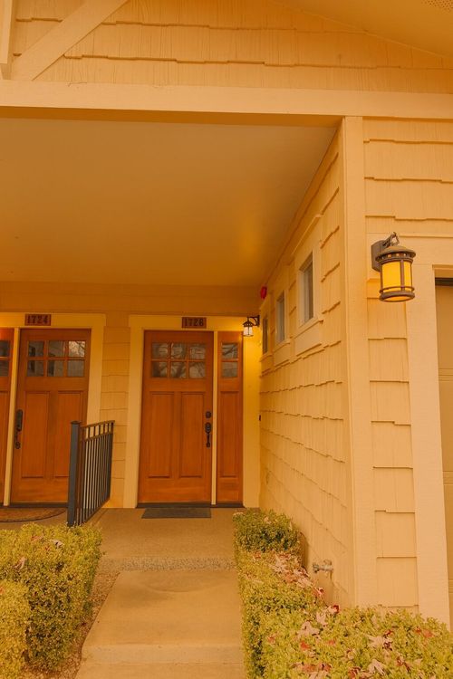 1726 Kids Way, Grants Pass, OR, 97526-4254 | Card Image