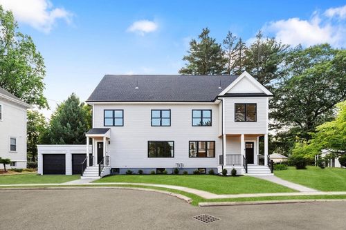 4-4 Wyman Ct, Winchester, MA, 01890-2529 | Card Image