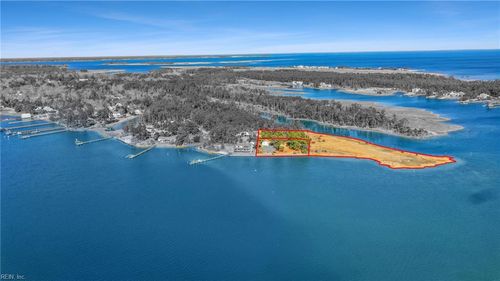 520 Spivey Ln, Seaford, VA, 23696-2687 | Card Image