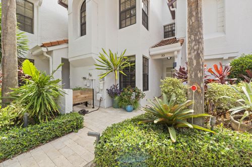 33-2359 Treasure Isle Dr, West Palm Beach, FL, 33410-1336 | Card Image