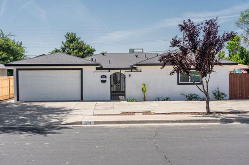 974 W Fairmont Ave, Clovis, CA, 93612-3307 | Card Image