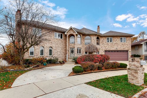 6831 180th Ct, Tinley Park, IL, 60477-3900 | Card Image