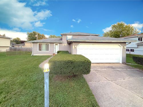 7507 Whitcomb St, Merrillville, IN, 46410-4358 | Card Image
