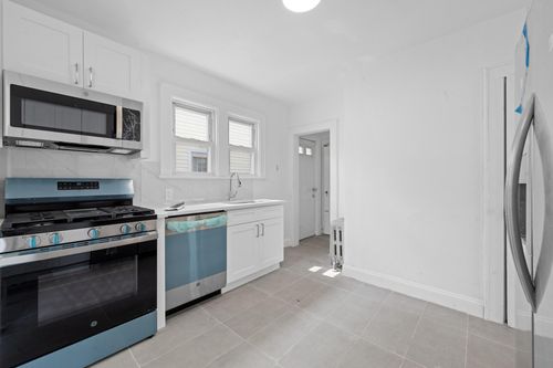 19716 99th Rd, Hollis, NY, 11423-3303 | Card Image