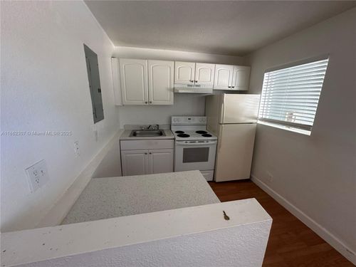 apt-3-300 Sw 4th Ct, Fort Lauderdale, FL, 33315-1059 | Card Image