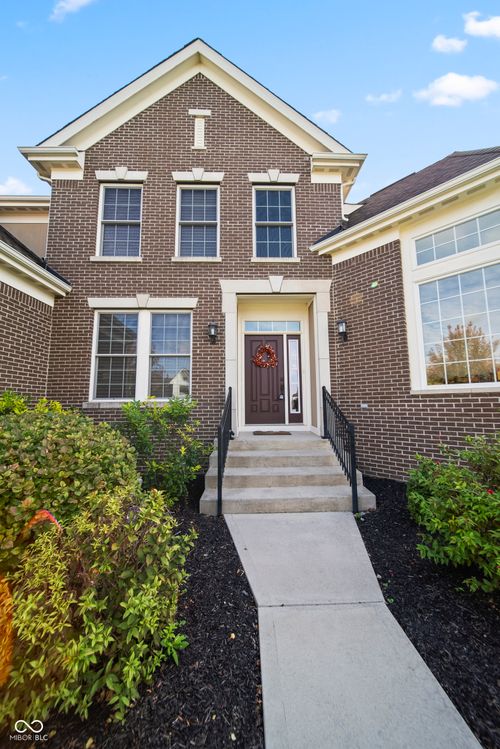 10599 Geist View Dr, Fishers, IN, 46055-9813 | Card Image