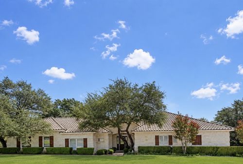 2 Jasperwood Ct, The Hills, TX, 78738-1400 | Card Image