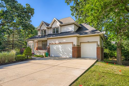 6441 Blackhawk Trl, Indian Head Park, IL, 60525-4317 | Card Image