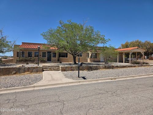 906 Kopra St, Truth Or Consequences, NM, 87901-1656 | Card Image