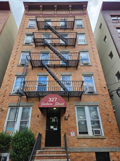 327 Jackson St, Hoboken, NJ, 07030-6664 | Card Image