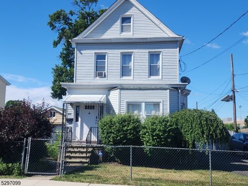 40 Liberty St, Lodi, NJ, 07644-2316 | Card Image