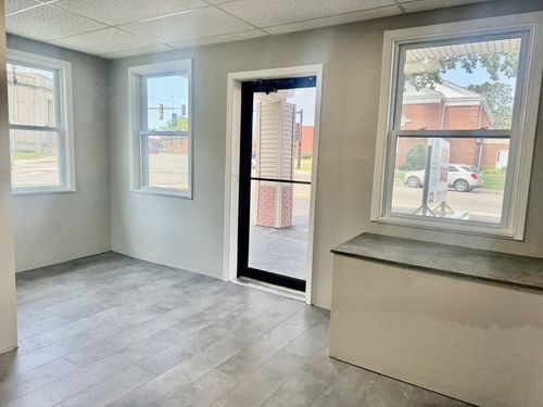 1428 4th St, Peru, IL, 61354-3396 | Card Image