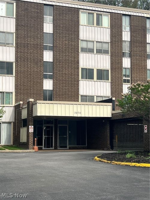 401d-3070 Kent Road, Stow, OH, 44224 | Card Image