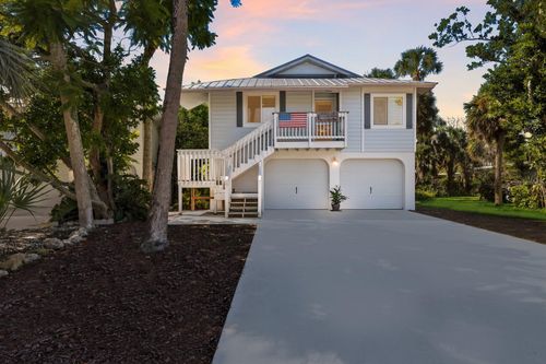 221 Island Cir, Sarasota, FL, 34242-1935 | Card Image