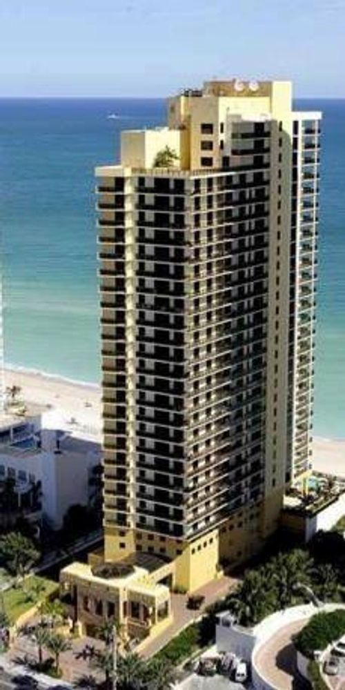 2304-16275 Collins Ave, Sunny Isles Beach, FL, 33160-4325 | Card Image