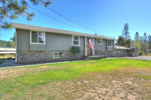 7875 E Evans Creek Rd, Rogue River, OR, 97537-6652 | Card Image