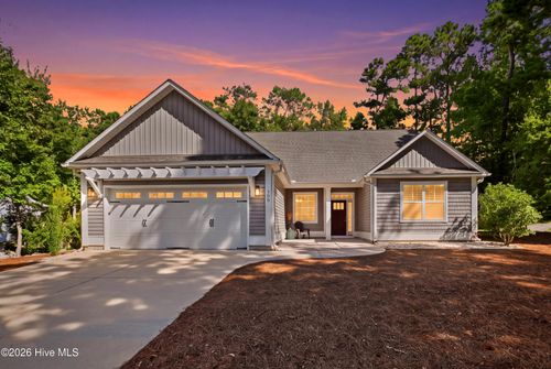 100 Hickory Cir, Hampstead, NC, 28443-2533 | Card Image