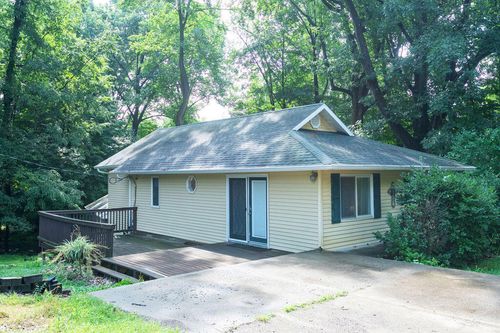 16035 Walnut St, Buchanan, MI, 49107-9275 | Card Image
