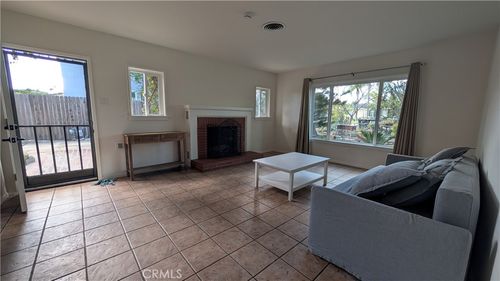 546 Griswold Ave, San Fernando, CA, 91340-2412 | Card Image