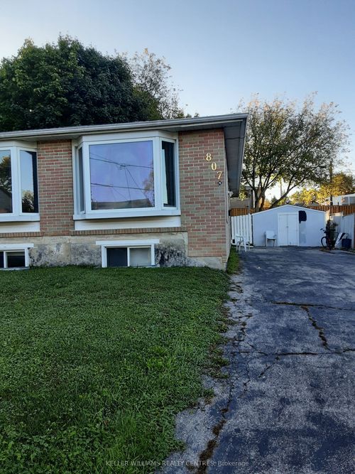 lower-807 Greenfield Cres, Newmarket, ON, L3Y3B2 | Card Image