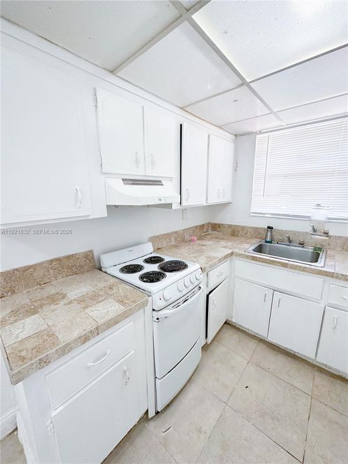 apt-11-12275 Ne 19th Ave, North Miami, FL, 33181-2863 | Card Image