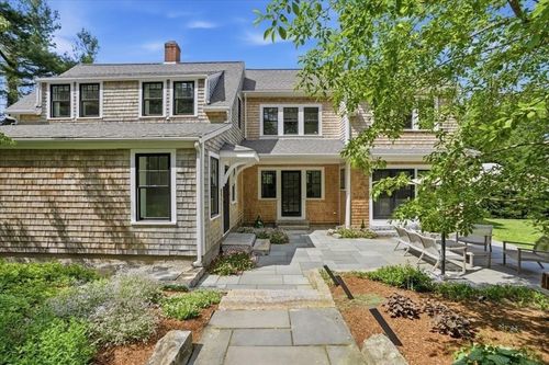 879 Tremont St, Duxbury, MA, 02332-4409 | Card Image