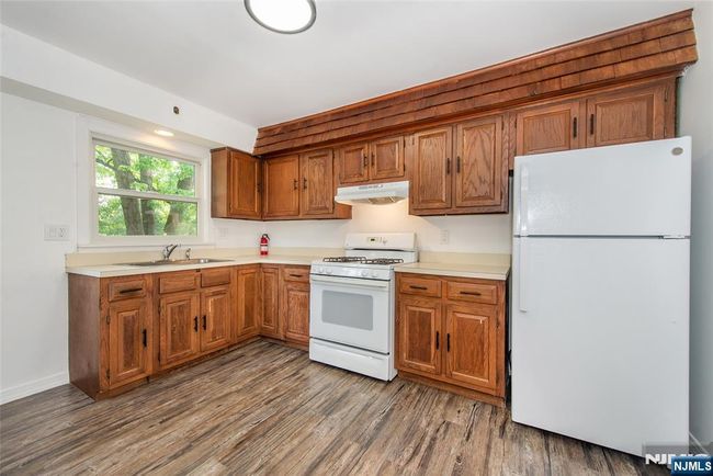 14 Van Wagoner Ave, Home with 2 bedrooms, 1 bathrooms and null parking in Clifton NJ | Image 6