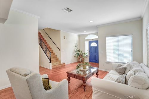 17755 Merridy St, Northridge, CA, 91325-1327 | Card Image