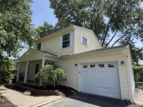 815 Manzano Drive, Wolverine Lake Village, MI, 48390 | Card Image