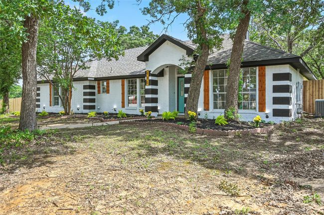 400 Baldwin Dr, House other with 3 bedrooms, 2 bathrooms and null parking in Joshua TX | Image 5
