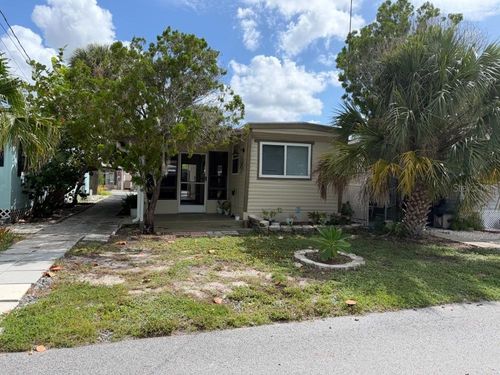 43-800 Chesapeake Dr, TARPON SPRINGS, FL, 34689-2558 | Card Image