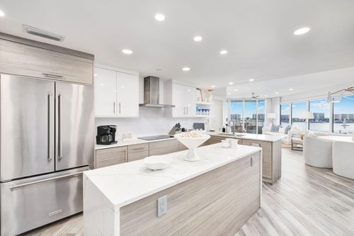 a305-320 Harbor Blvd, Destin, FL, 32541-2360 | Card Image