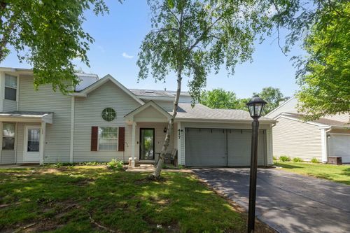 417 Newbury Dr, Island Lake, IL, 60042-9001 | Card Image