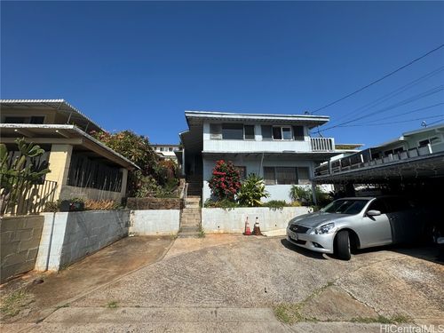 3556 Puuku Makai Dr, Honolulu, HI, 96818-2812 | Card Image