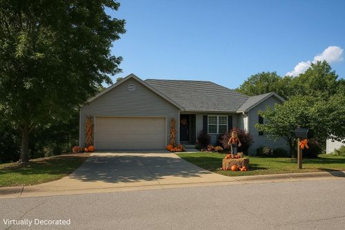 150 Cedarwood Ave, Branson, MO, 65616-8838 | Card Image