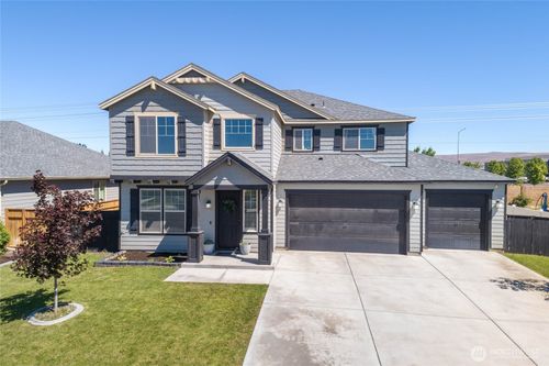 215 L St Ne, Quincy, WA, 98848-1770 | Card Image