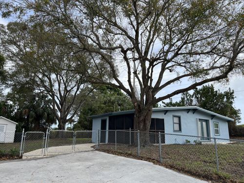 202 Southern Ave, Fort Pierce, FL, 34950-5433 | Card Image