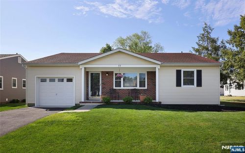 77 Westbrook Dr, Toms River, NJ, 08757-4739 | Card Image