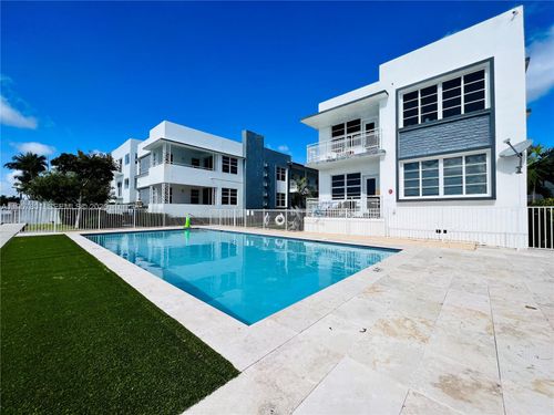 apt-901-960 Bay Dr, Miami Beach, FL, 33141-5643 | Card Image
