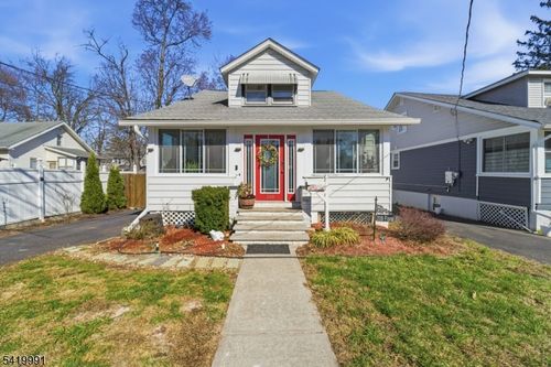 209 Floral St, Roselle, NJ, 07203-1717 | Card Image