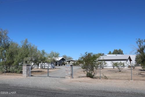 42795 Winema Dr, Bouse, AZ, 85325 | Card Image