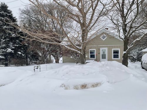 38983 County Road 215, Bangor, MI, 49013-9729 | Card Image