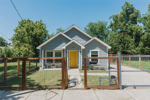 3205 Rosalie St, Houston, TX, 77004-3423 | Card Image