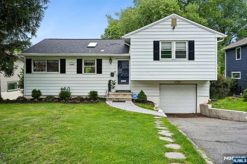 9 Barry Dr, West Orange, NJ, 07052-3523 | Card Image