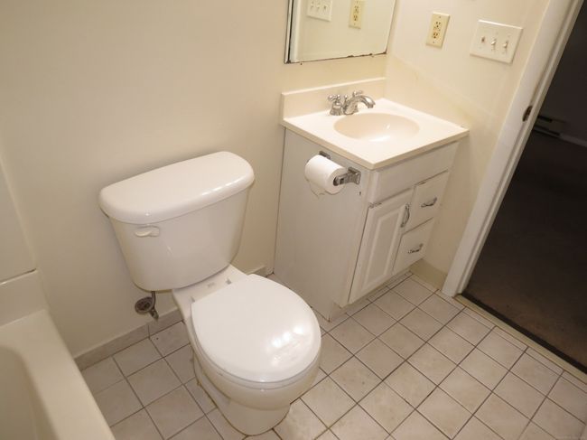 APT-13 - 492 S Street Ext, Condo with 1 bedrooms, 1 bathrooms and null parking in Bristol CT | Image 9
