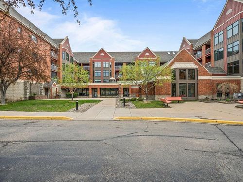 113-500 County Road B W, Roseville, MN, 55113-6600 | Card Image