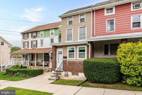 232 W 5th Ave, CONSHOHOCKEN, PA, 19428-1611 | Card Image