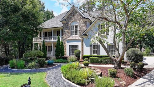 9195 Nesbit Lakes Dr, Alpharetta, GA, 30022-4028 | Card Image