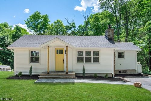 8 Shawondasee Rd, Highland Lakes, NJ, 07422-1417 | Card Image
